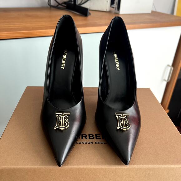 Burberry Ezra Black Leather Monogram Point-Toe Pumps Heels 100mm size 38 - Picture 3 of 7